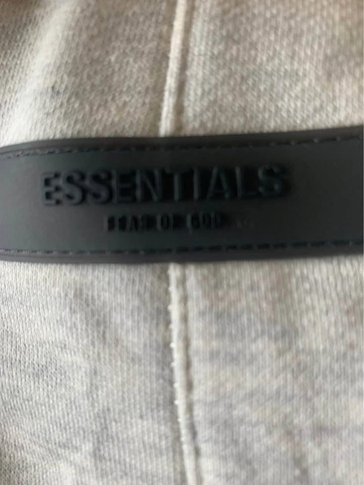 Brand New Fear of God Essentials Shorts Medium - Light Oatmeal - photo 4