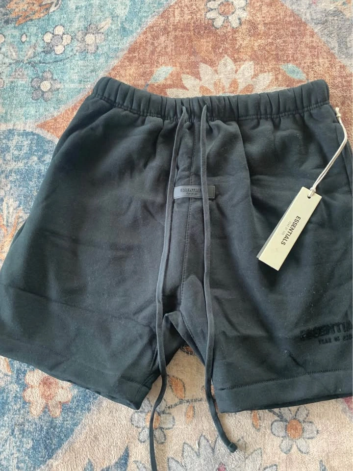 Brand New Fear of God Essentials Shorts – Medium - photo 3