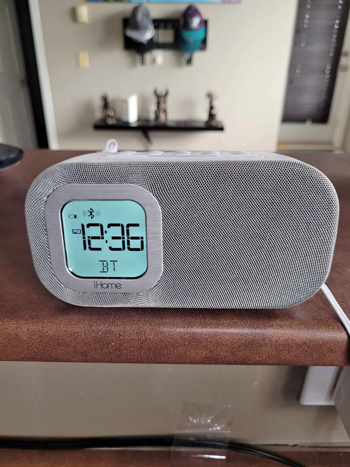 iHome IBT210