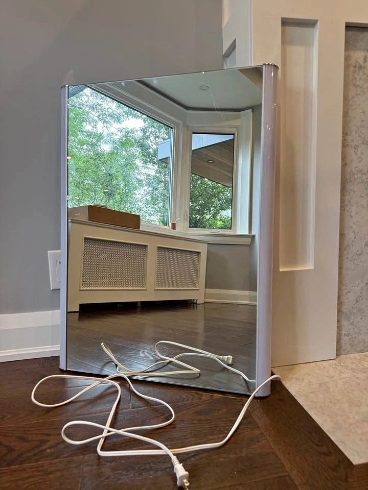 Camarim Mirror with light 💡 24” x 31”