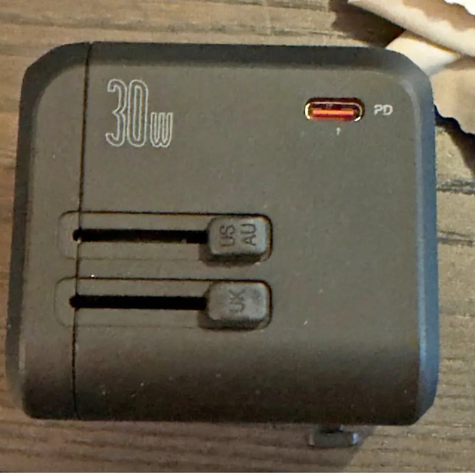Travel Adaptor USB High Speed  3 USB 1 USB-C thumbnail
