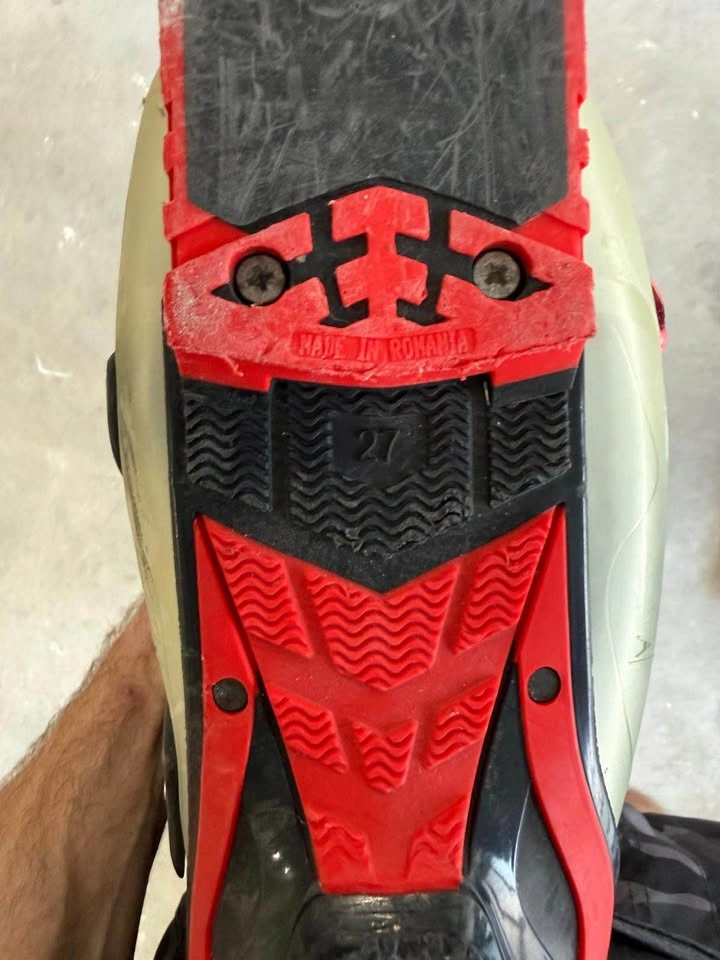 Salomon Skiing Boots Size 27 - photo 4