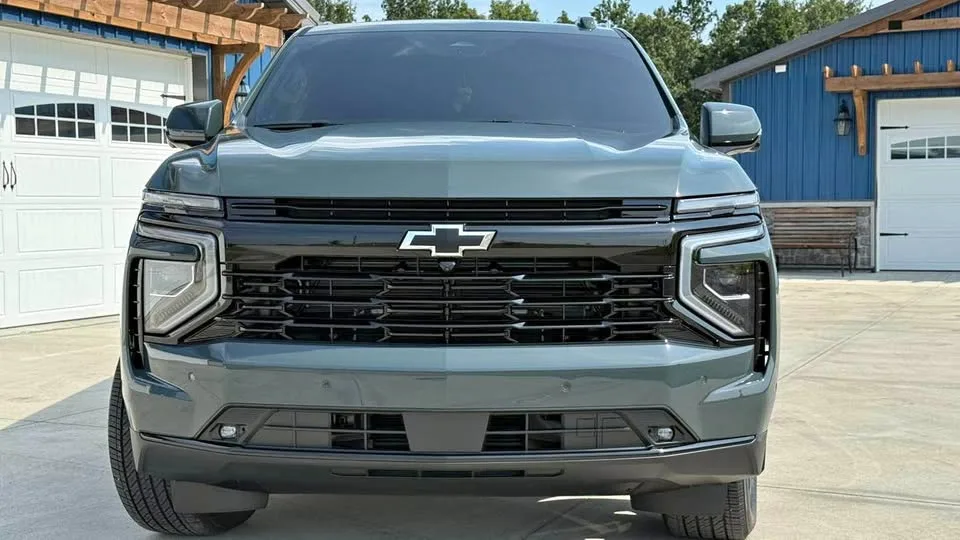 2026 Chevrolet Suburban RST Diesel thumbnail