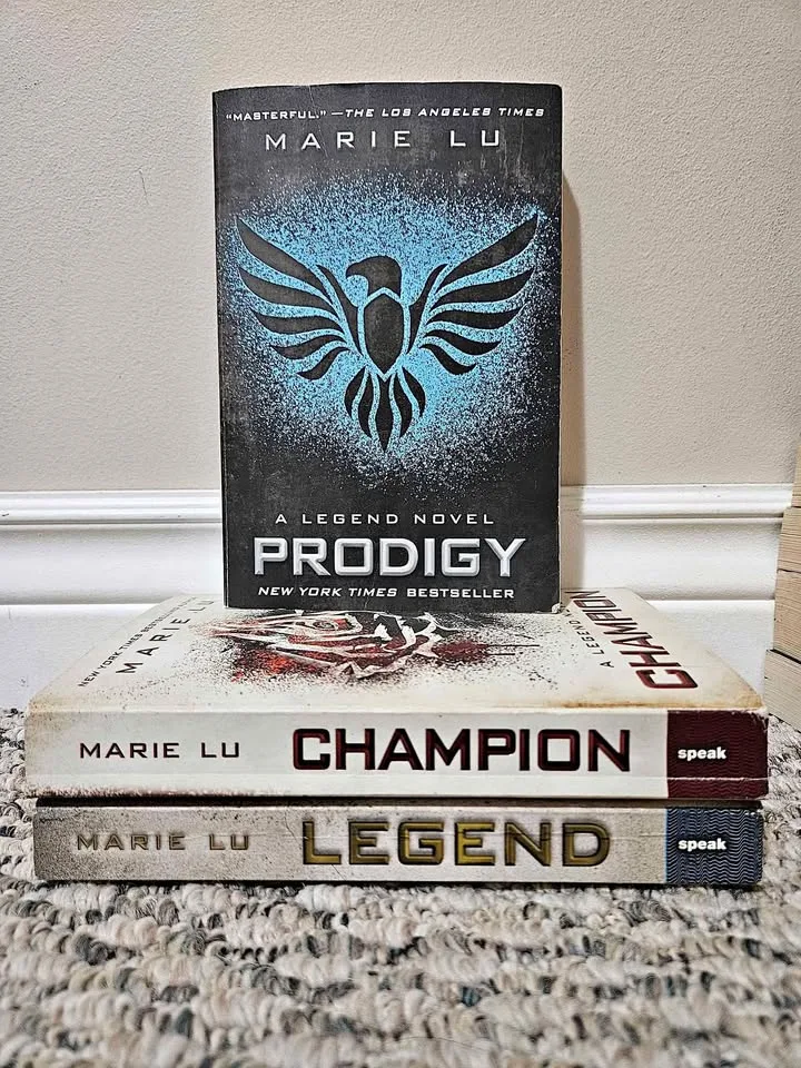 Marie Lu set of 3 books thumbnail