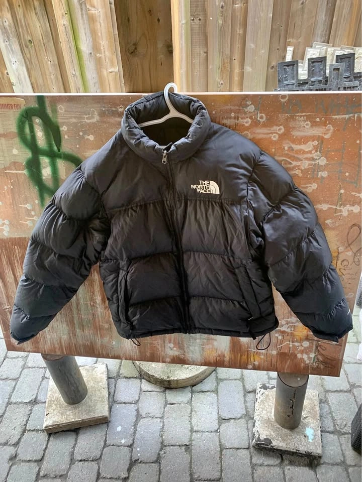 The North Face Nuptse 700 Puffer | Medium