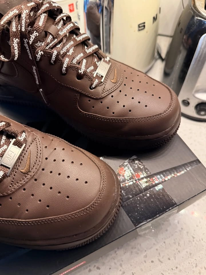 Nike Air Force 1 x Supreme | US9.5 | Baroque Brown - photo 3