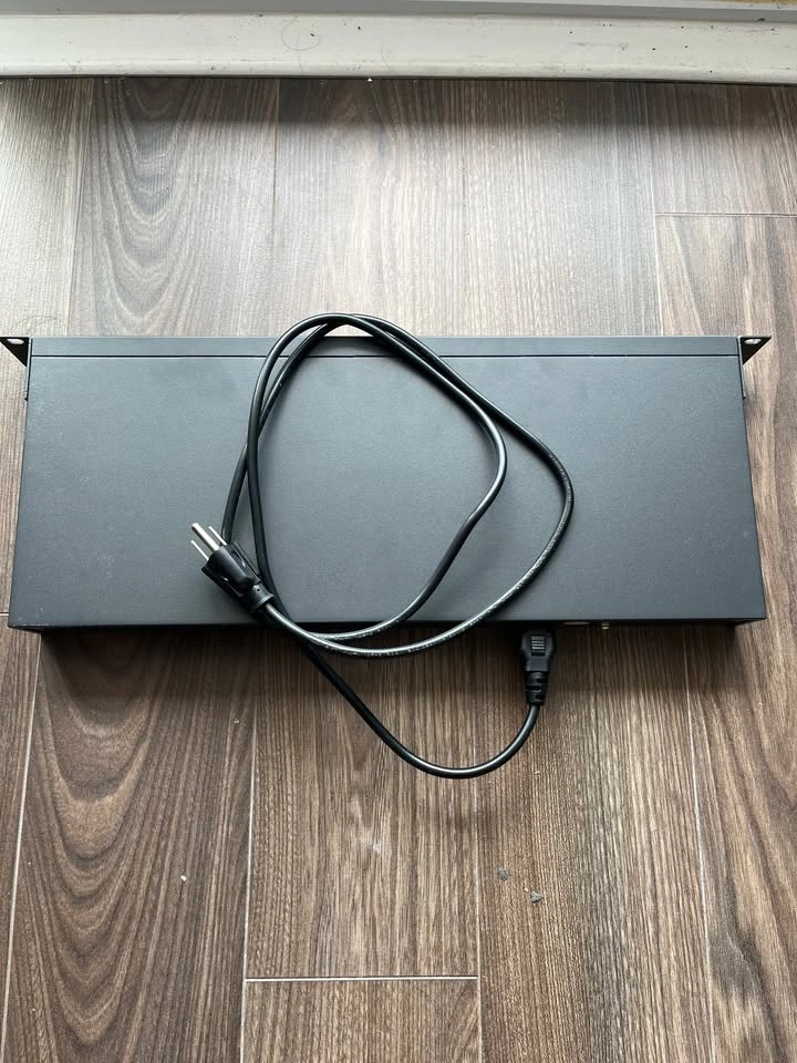 TP-Link 16-Port Gigabit Switch TL-SG1016 - photo 3