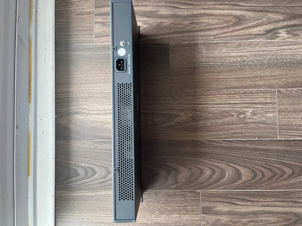 TP-Link 16-Port Gigabit Switch TL-SG1016 - photo 4