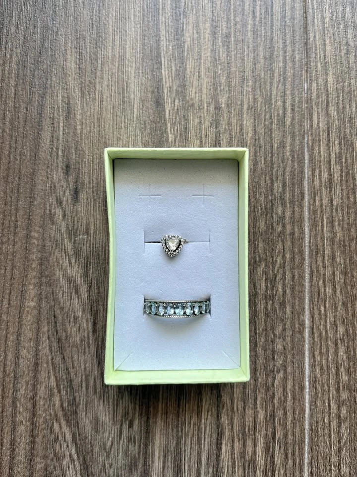 0.9 Carat Diamond Half Eternity Ring in Sterling Silver - photo 5