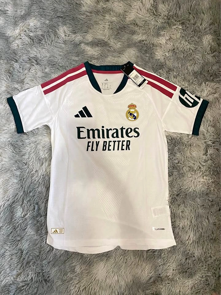 BRAND NEW Real Madrid Player Version Home Kit