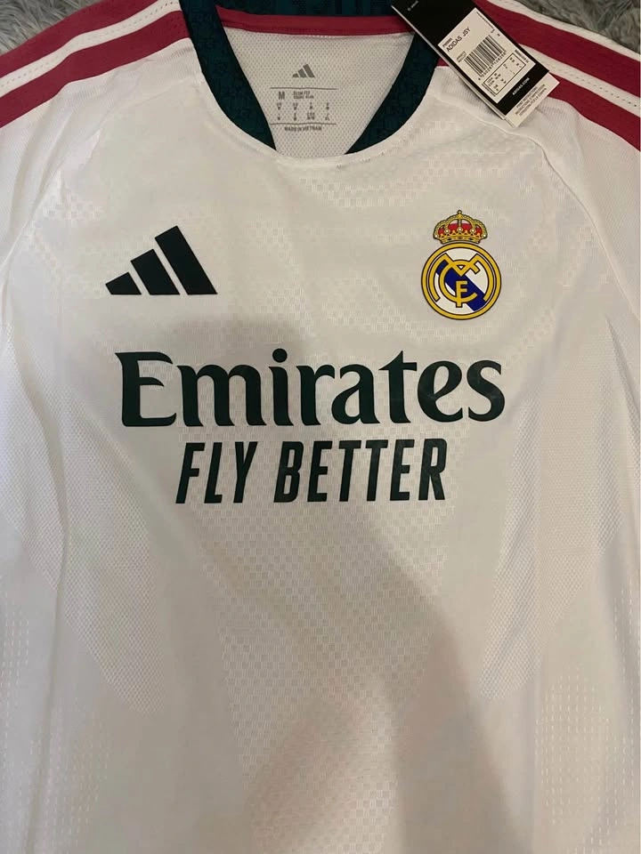 BRAND NEW Real Madrid Player Version Home Kit - photo 2