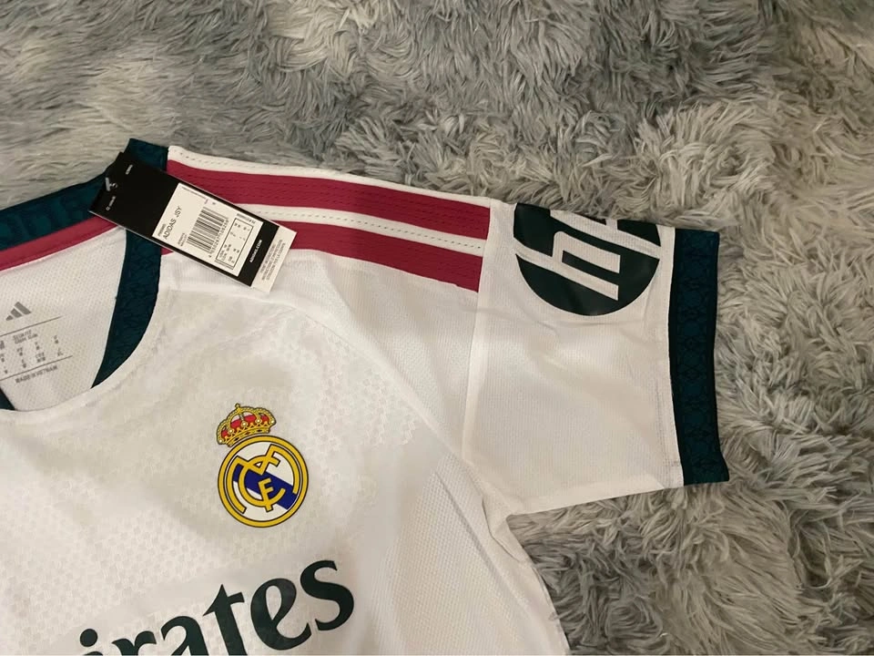 BRAND NEW Real Madrid Player Version Home Kit - photo 3