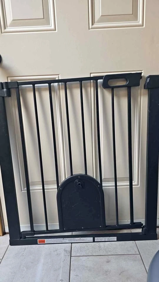 Walk-Through Child and Pet Gate with Small Pet Door