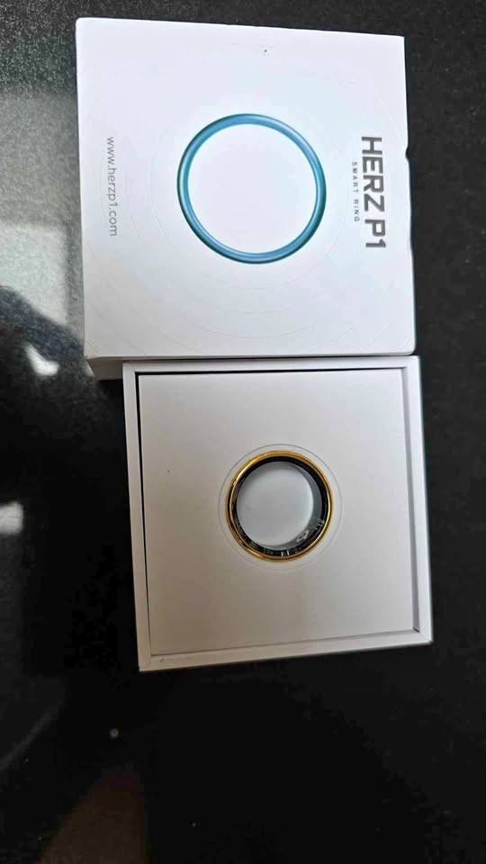 Herz P1 smart ring with charger