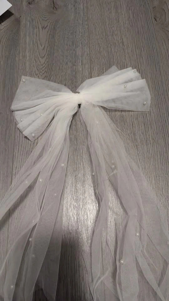 Various wedding accessories for sale (shoes, hair pins, veils) - photo 4