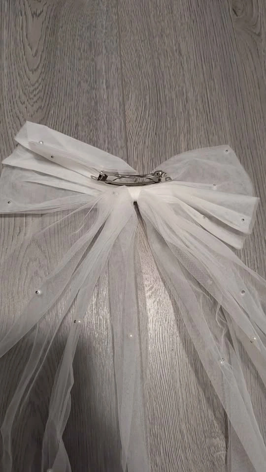 Various wedding accessories for sale (shoes, hair pins, veils) - photo 5