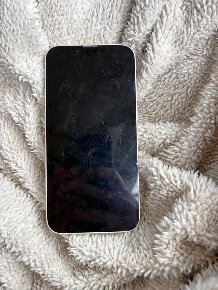 iPhone 14 (need gone asap.)