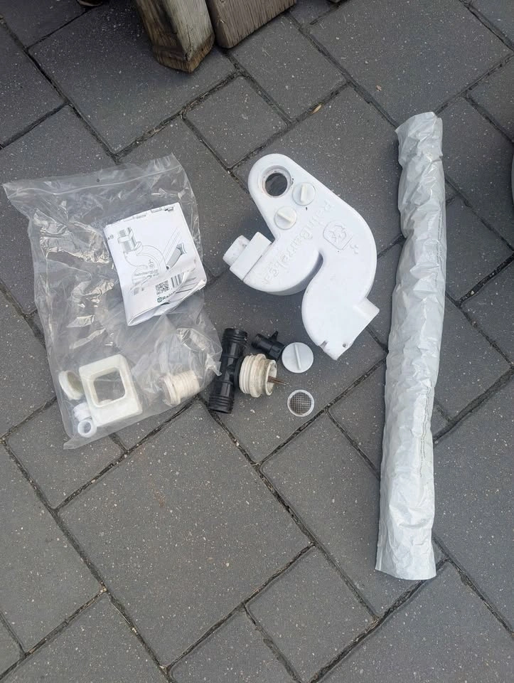 Rain barrel sealed lid with diverter and accessories - photo 2