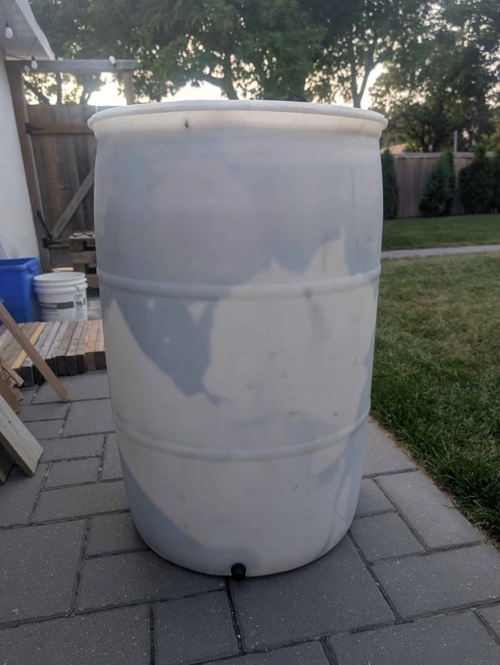 Rain barrel sealed lid with diverter and accessories - photo 4