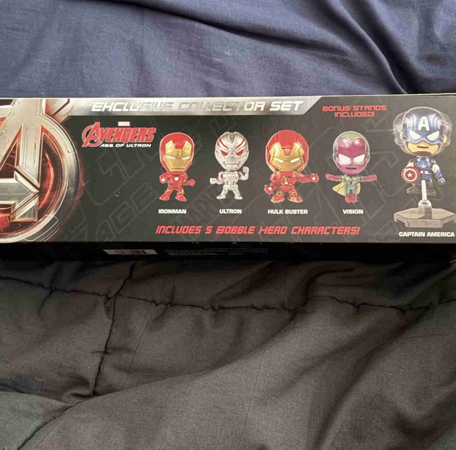 Disney Marvel Avengers: Age of Ultron 5 Piece Exclusive Set - photo 2