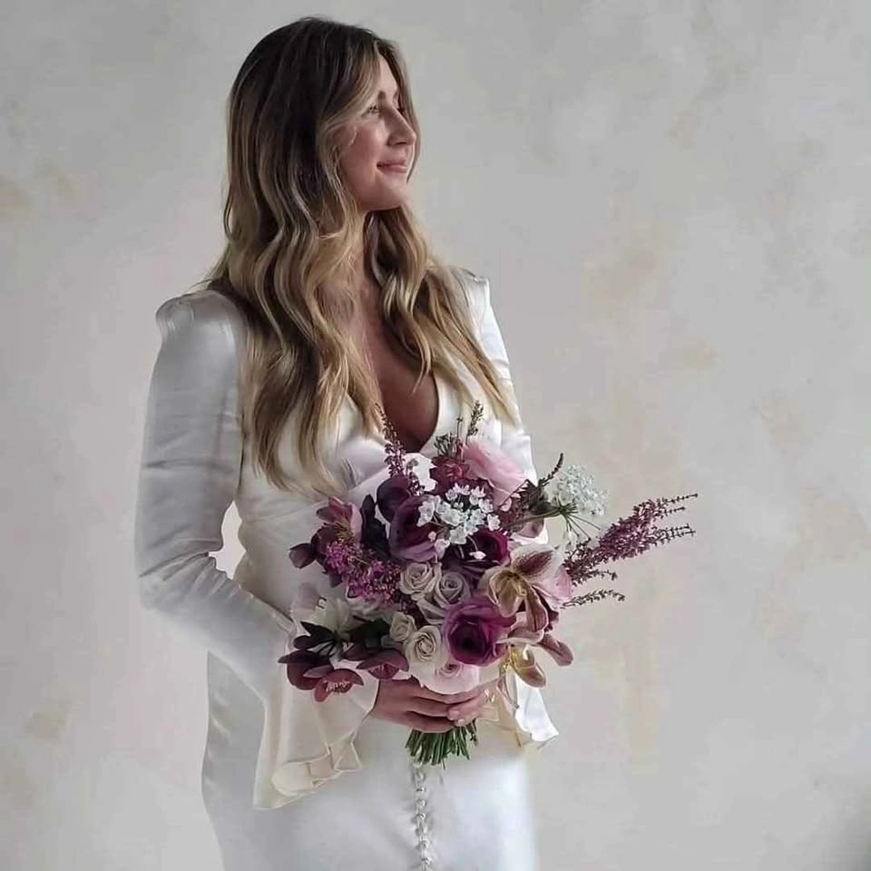 Fresh flower Wedding Bouquet and installs - photo 5
