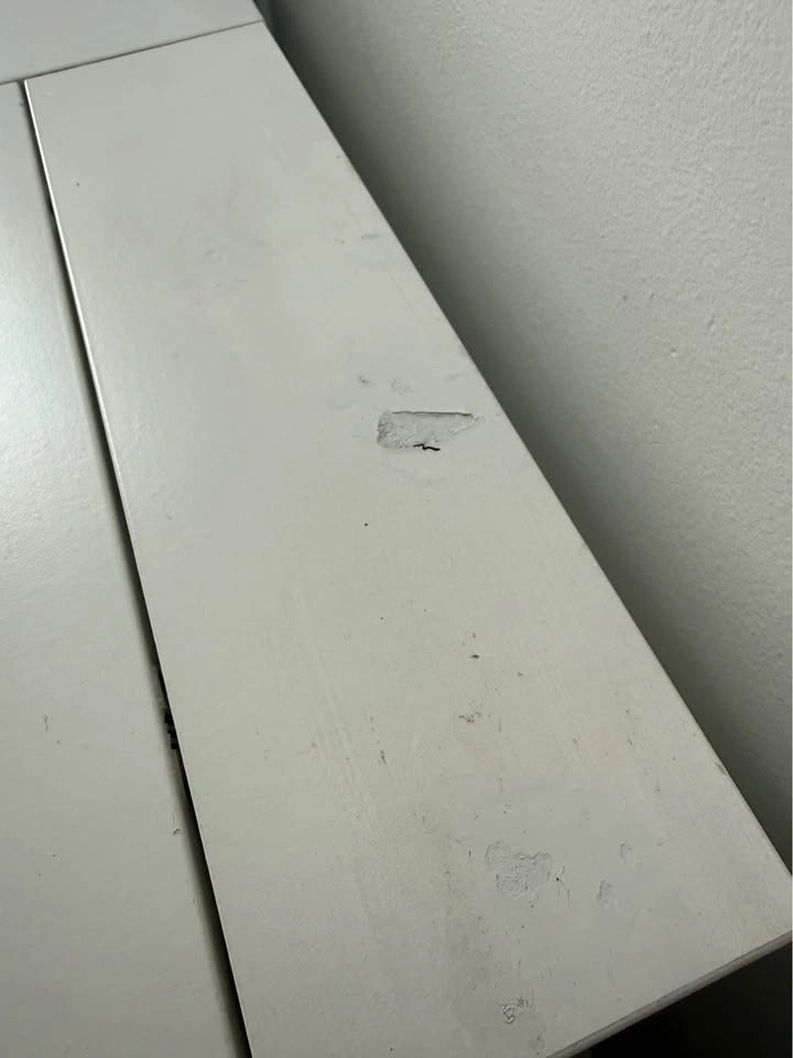 Small white vanity with mirror and storage - photo 2
