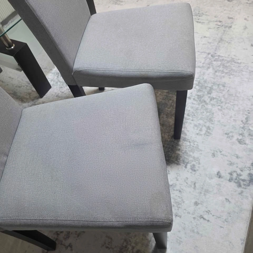 Ikea table and two chairs - photo 4