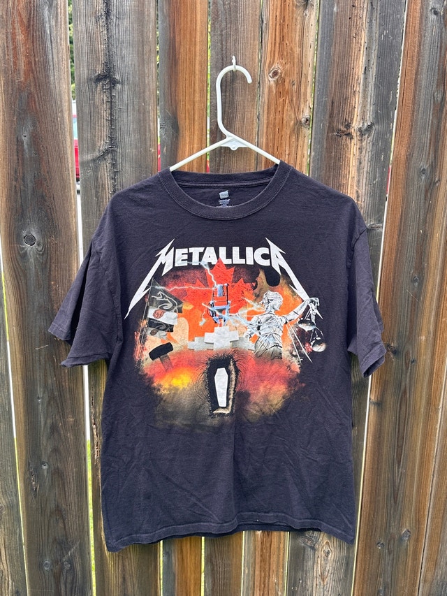 Metallic T-shirt Size L to M - photo 2