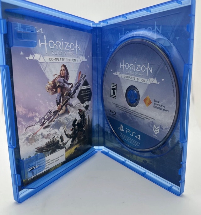 Horizon Zero Dawn- PS4 (PS5 Upgrade Available) - photo 3