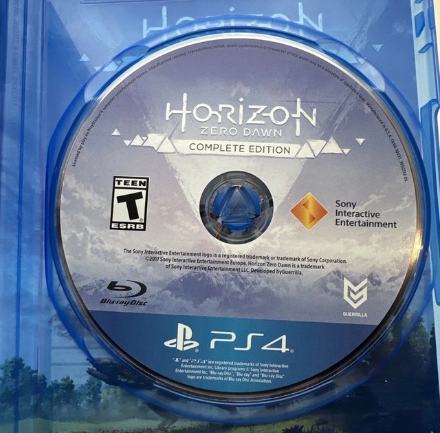 Horizon Zero Dawn- PS4 (PS5 Upgrade Available) - photo 4