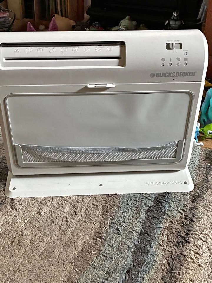 Black&Decker Shredder and messaging board