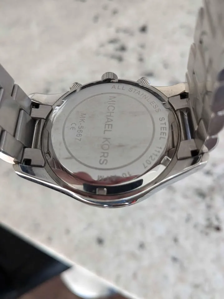 Michael Kors Watch image indicator(3)