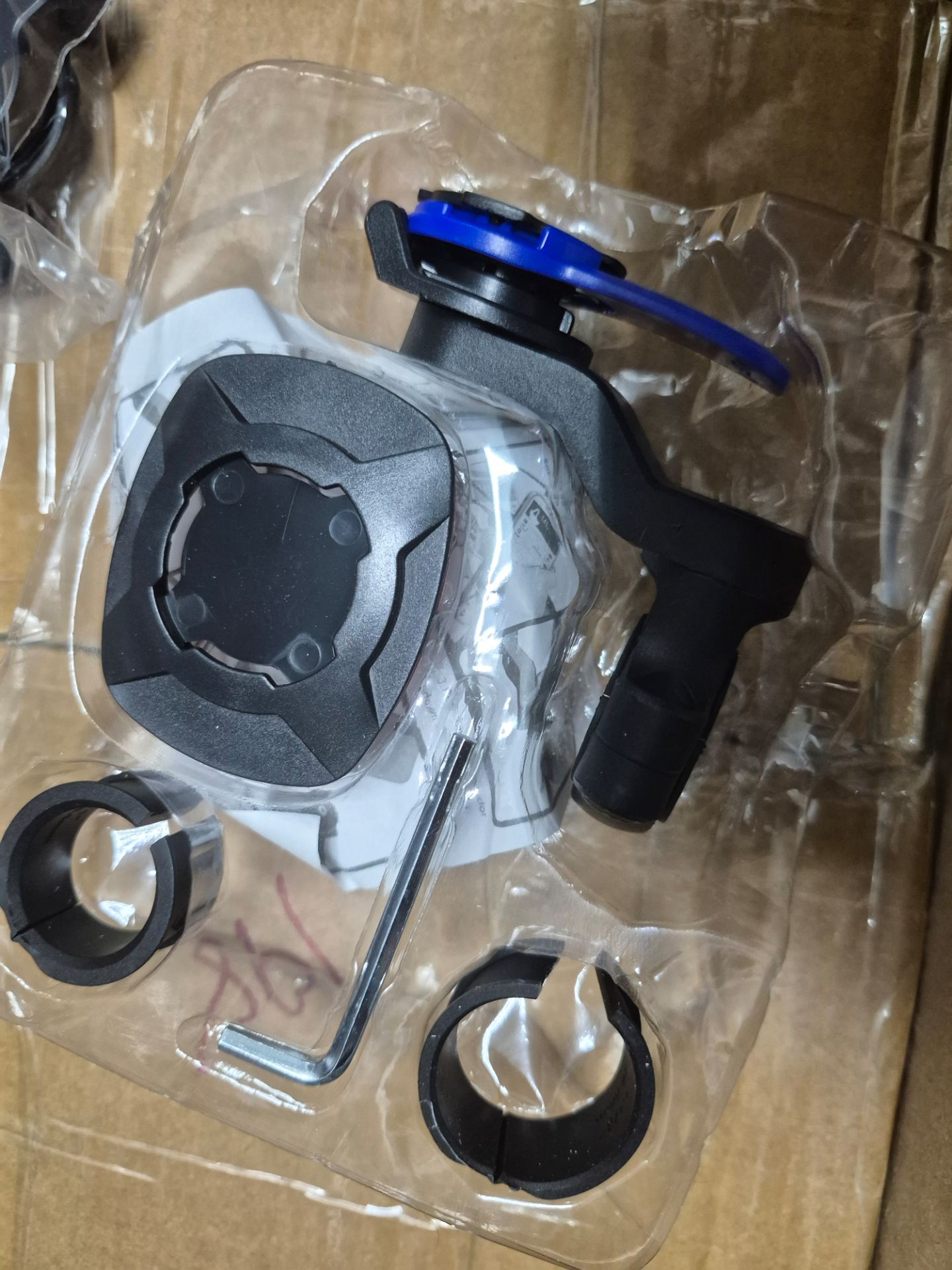Quad lock style phone mount with vibration dampener - photo 2
