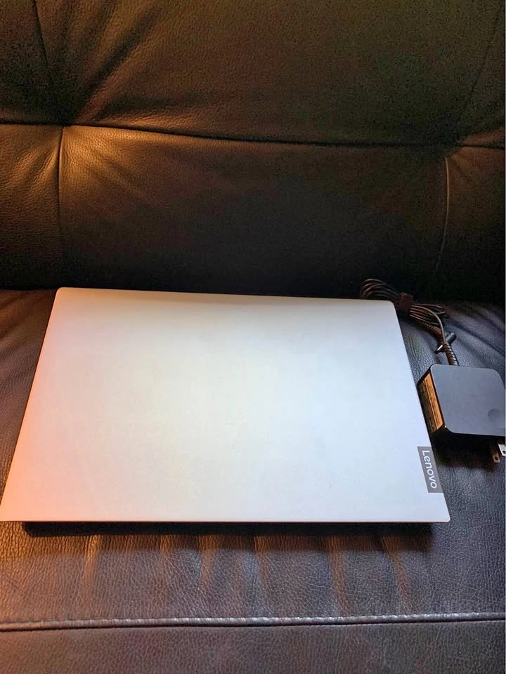 LENOVO 15.6” 10th GEN i7 512GB SSD 12GB RAM 80% battery