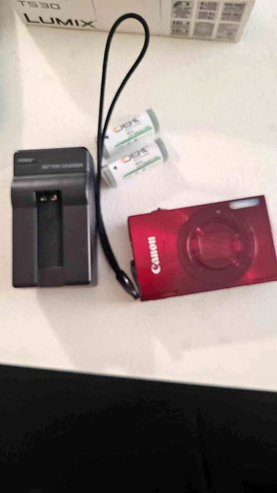 Canon PowerShot Elph 520 HS