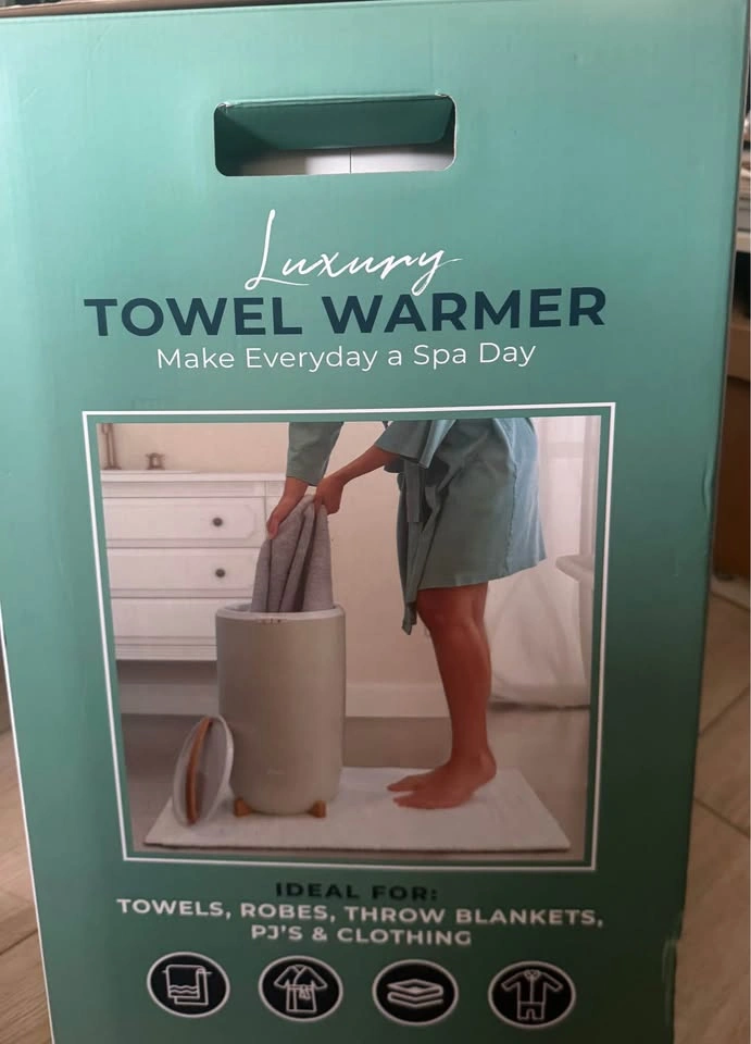 Zadro Luxury Towel Warmer – Like New, Used Once - photo 3
