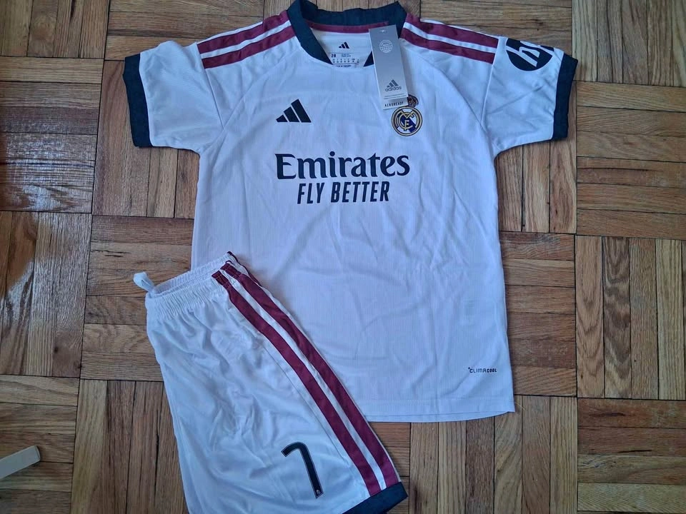 Real Madrid Vini Jr. #7 Youth Soccer Kit