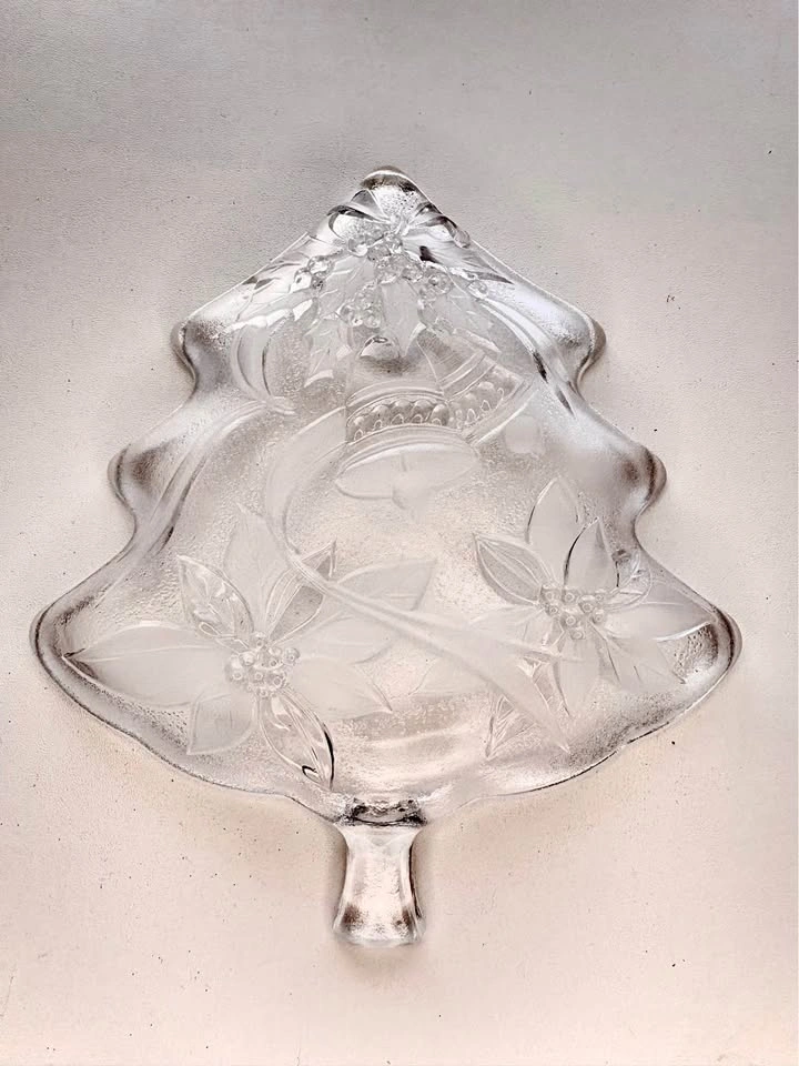 Clear Glass Christmas Tree Serving Dish - photo 4