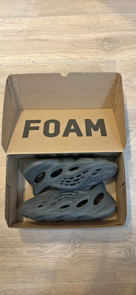 Yezzy Foam Runners