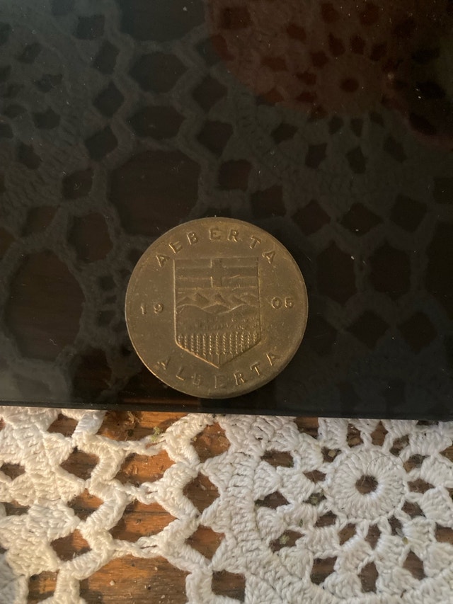 34 Collector Coins - Ottawa & Canadian Provinces