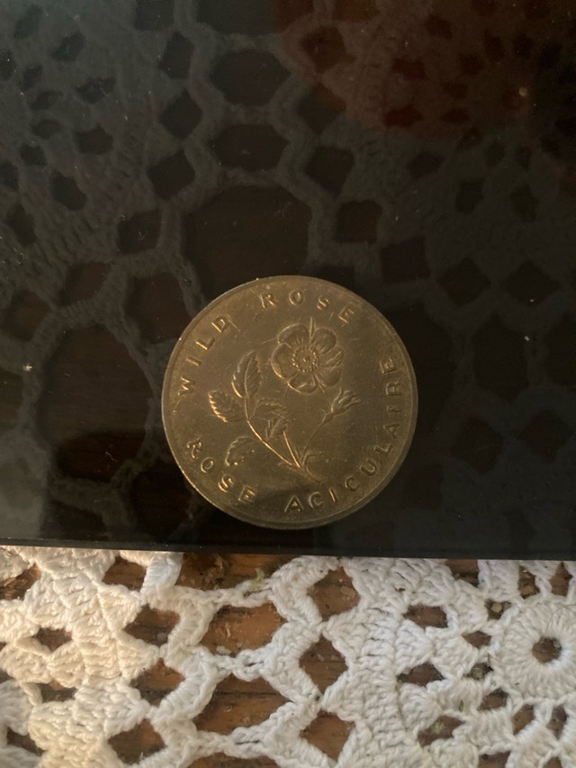 34 Collector Coins - Ottawa & Canadian Provinces - photo 2