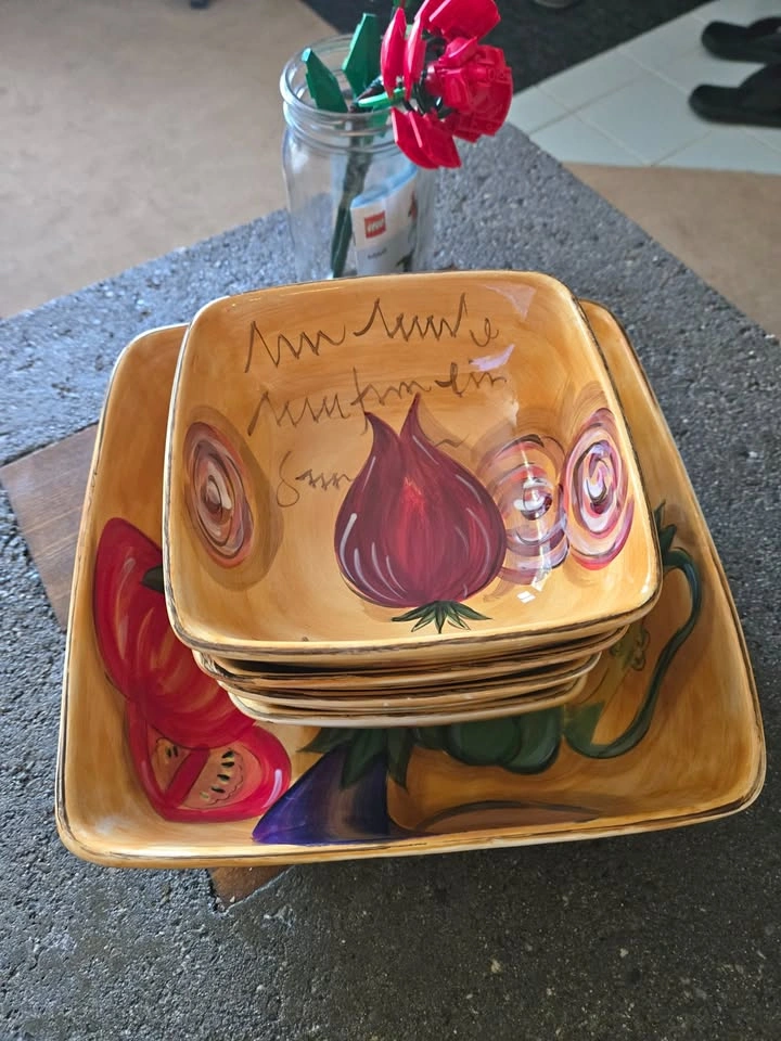 Vintage TableTops Gallery Bon Appetit Salad 5 Bowl Set