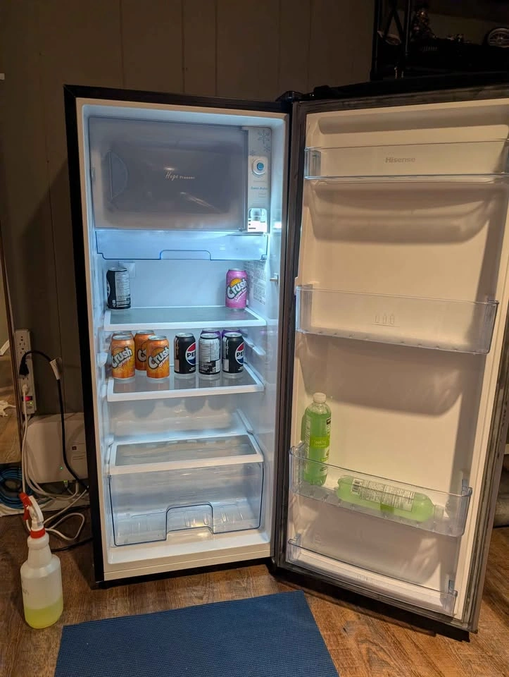 Hisense Mini Fridge - photo 2