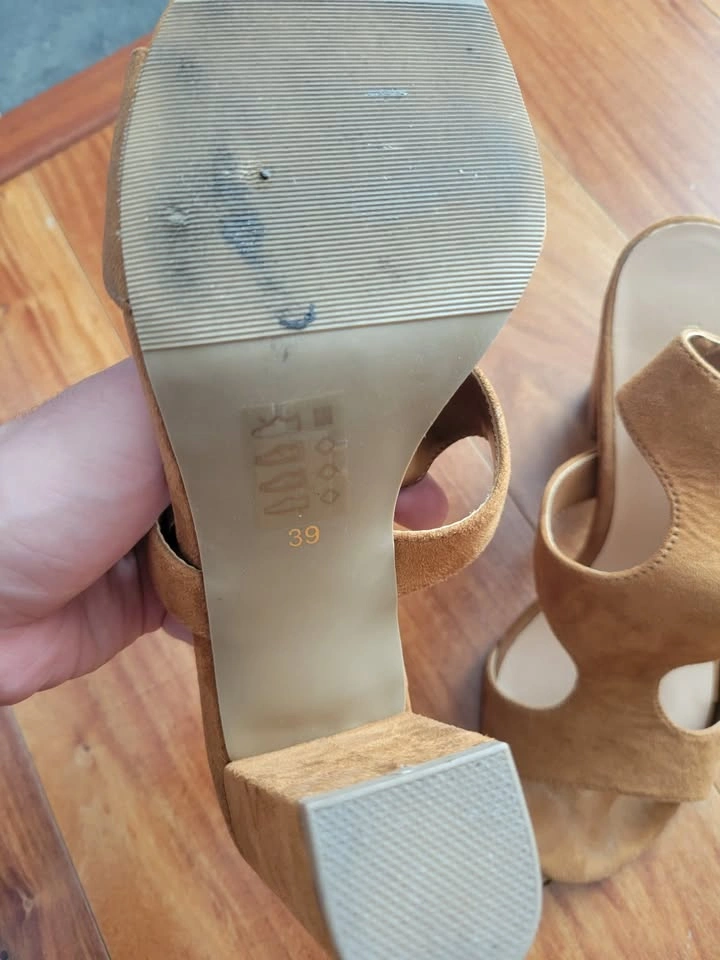 Brown Sandals with Heel Size 8 - photo 3