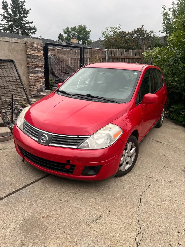 2009 Nissan Versa - photo 2