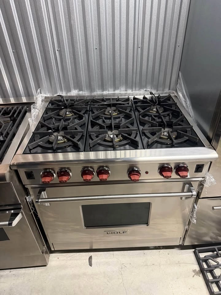 Wolf 36-Inch Gas Range - photo 2
