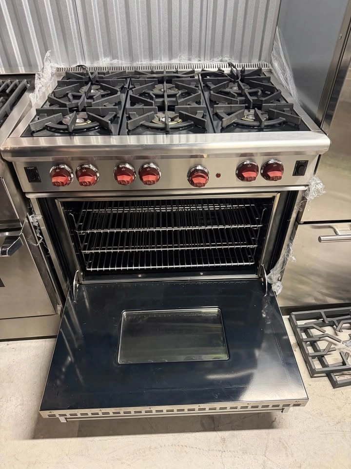 Wolf 36-Inch Gas Range - photo 3