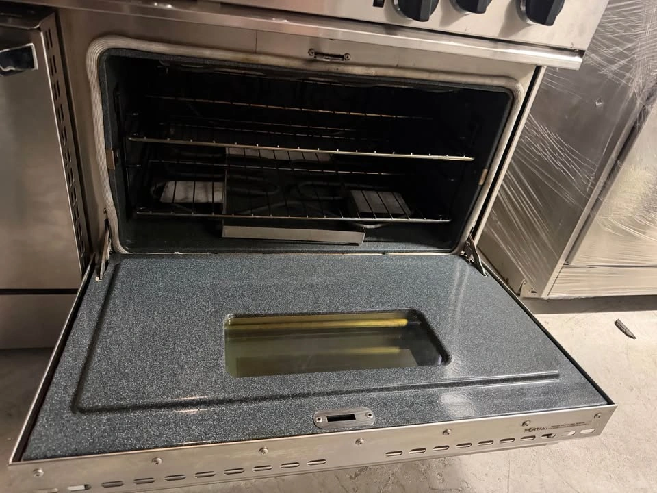Thermador Professional 48-Inch Dual Fuel Range - photo 3