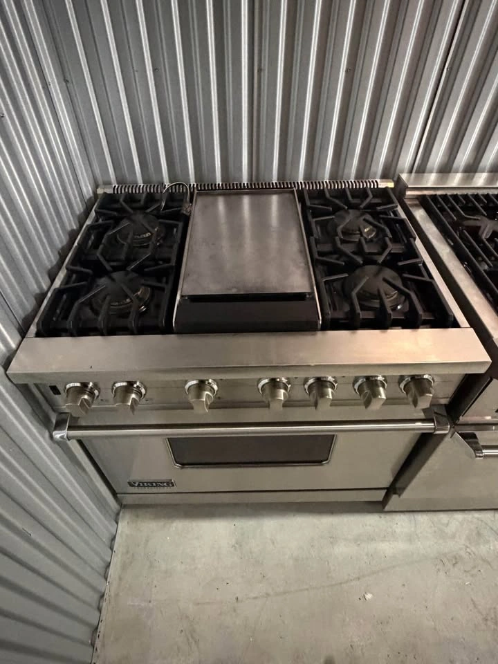 Viking Professional 36" Gas Range with Griddle - photo 2