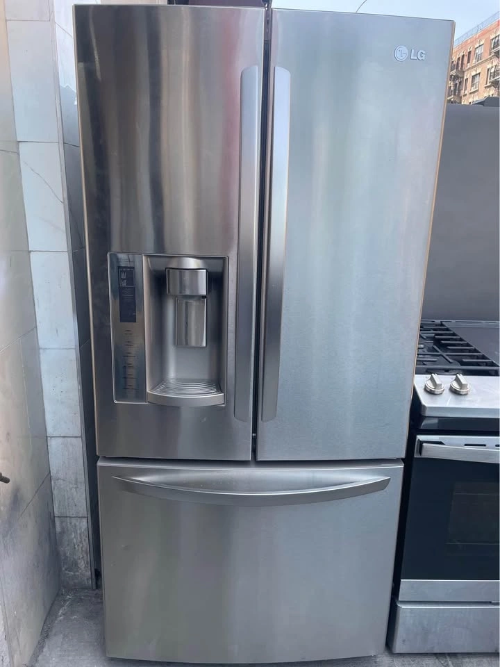 LG 36" Fridge and GE 30" Stove Set with 3-Month Warranty - photo 2